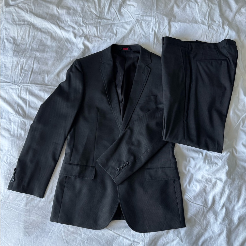 Hugo Boss Men's Suit